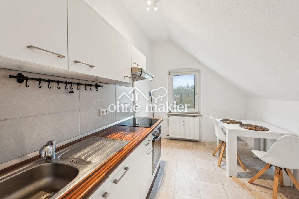 Komplett möblierte 2-Zimmer-Dachgeschosswohnung in Osnabrück-Sonnenhügel - Foto 3