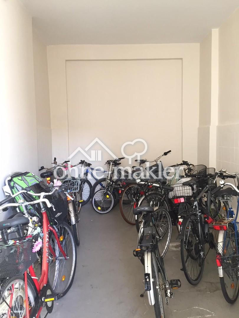 4-Zimmerwohnung mit Balkon im 1. OG in einem sanierten Altbau in Lichtenberg - Photo 4