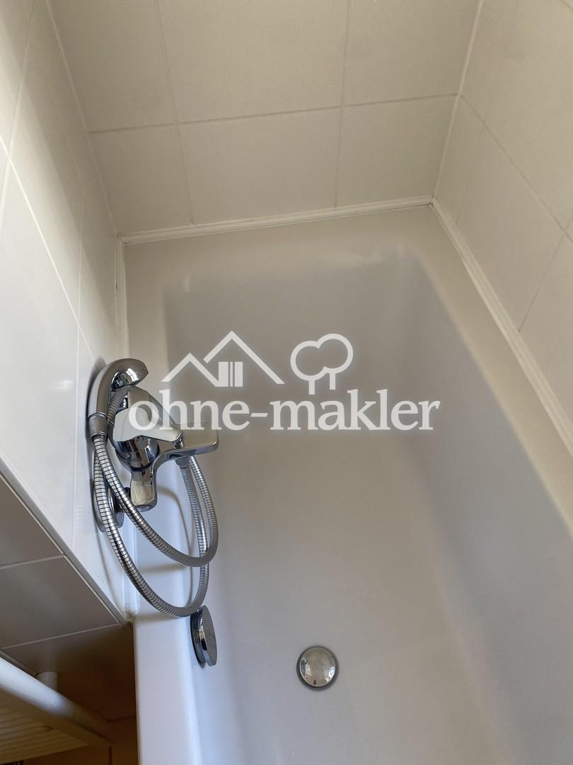 4-Zimmerwohnung mit Balkon im 1. OG in einem sanierten Altbau in Lichtenberg - Photo 2