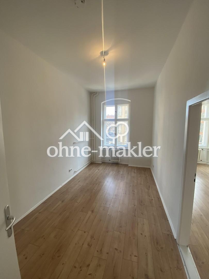 4-Zimmerwohnung mit Balkon im 1. OG in einem sanierten Altbau in Lichtenberg - Photo 1