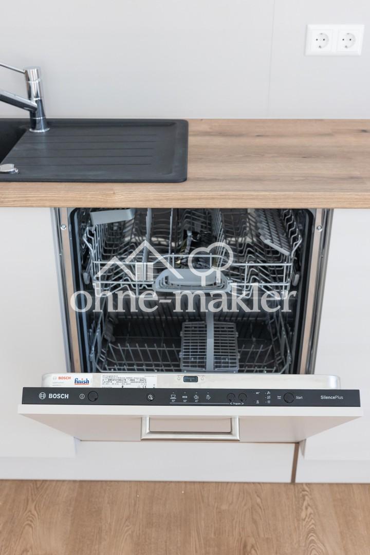 Besondere Maisonette-Wohnung (5,5 Zimmer) mit Balkon, EBK und Stellplatz - Photo 5