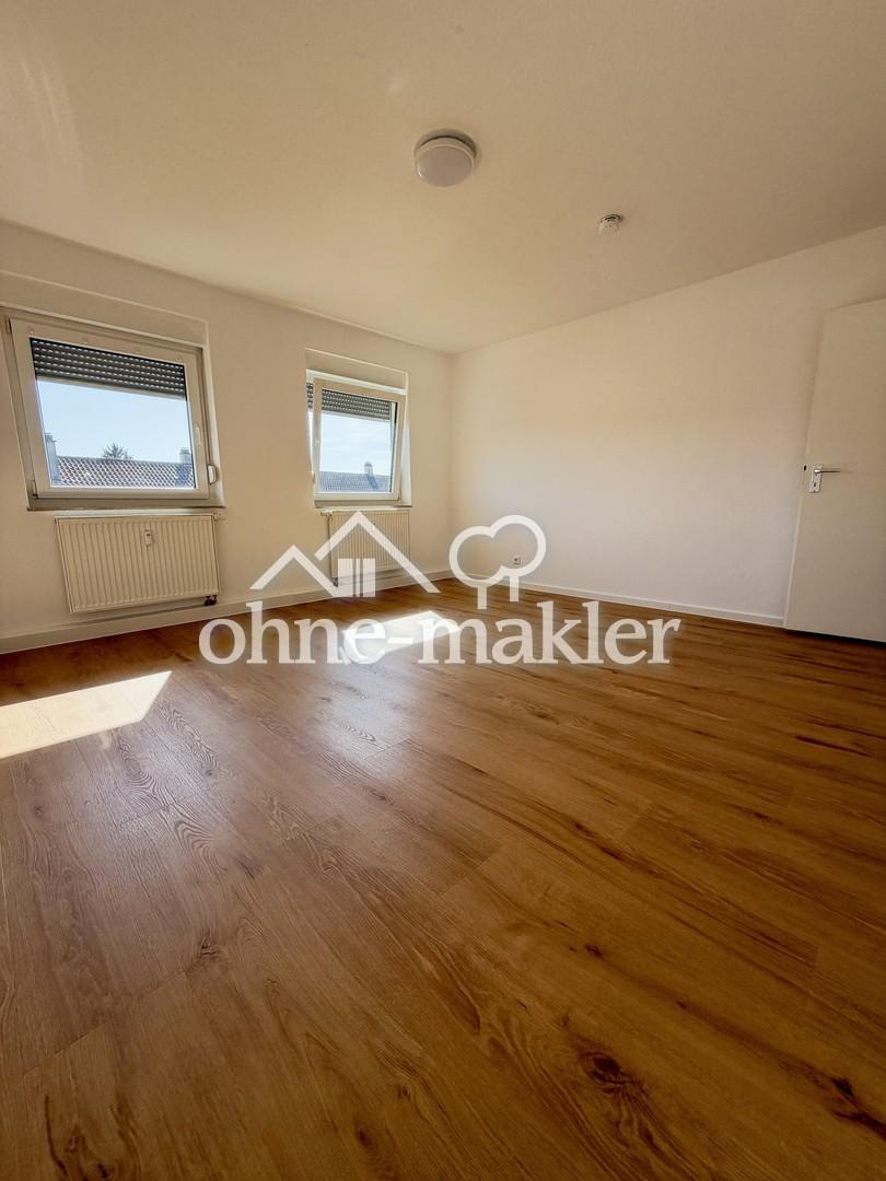 Erstbezug nach Renovierung inkl. Stellplatz + EBK - Foto 2