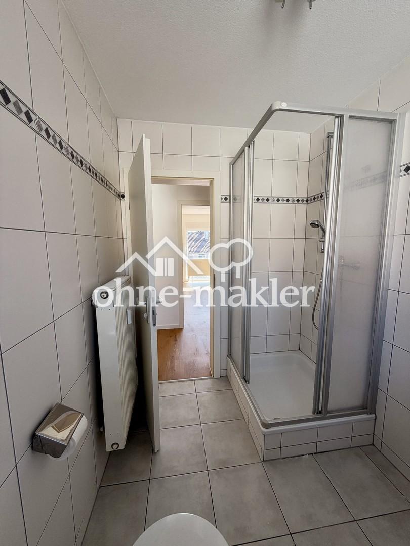 Erstbezug nach Renovierung inkl. Stellplatz + EBK - Foto 4