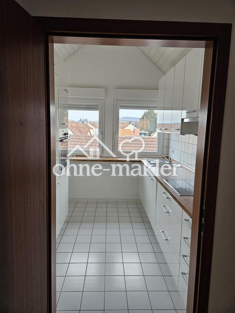 Neu renovierte DG-Wohnung zentr. Lage von Salach - Photo 1