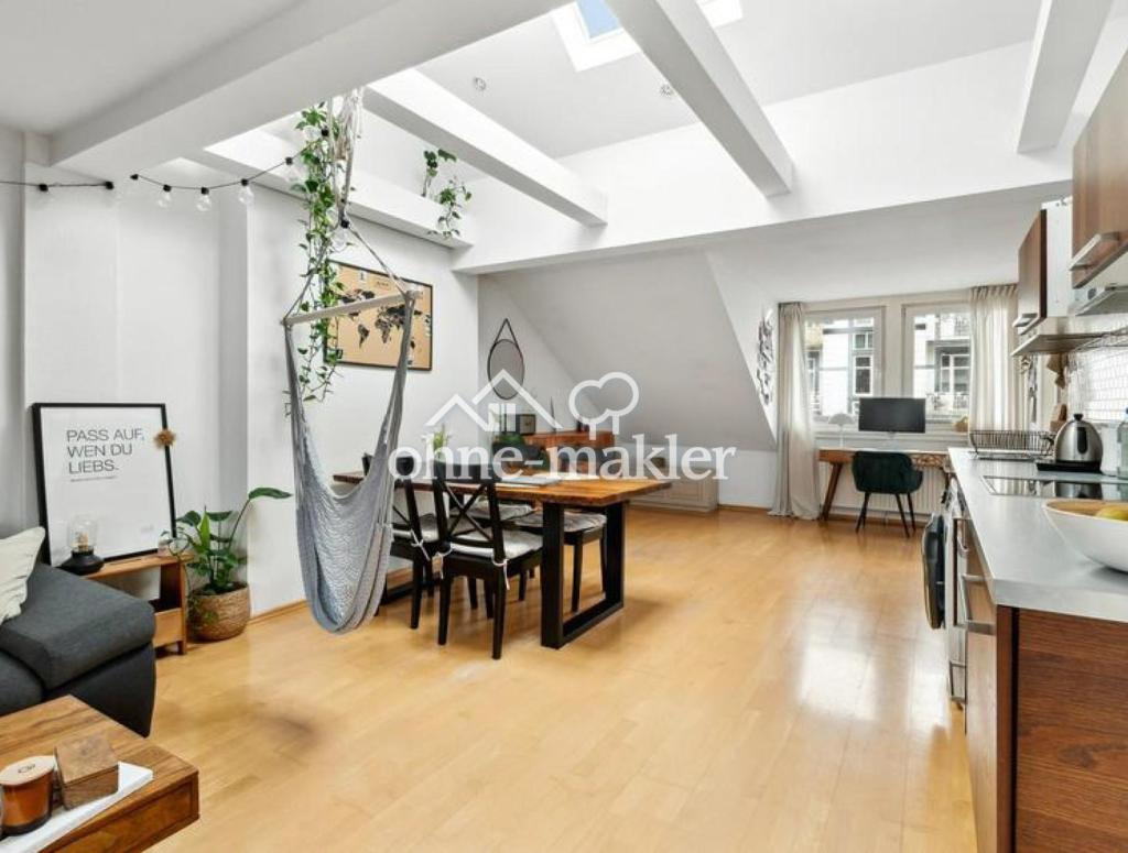 Ruhige Dachgeschosswohnung in Eimsbüttel mit großzügiger Terrasse - Foto 1
