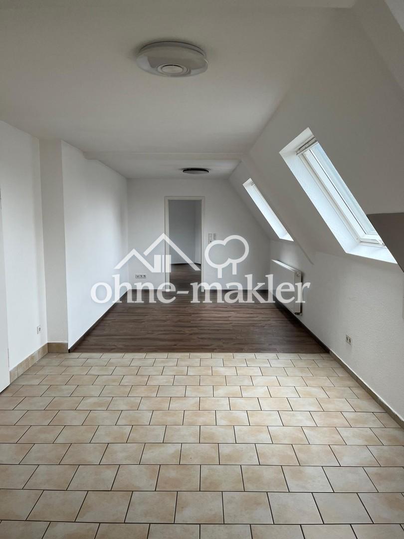 Attraktive 2-Zimmer-Dachgeschosswohnung in Ludwigshafen am Rhein - Photo 2