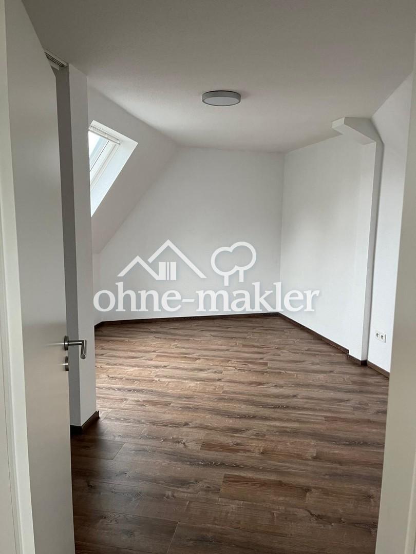 Attraktive 2-Zimmer-Dachgeschosswohnung in Ludwigshafen am Rhein - Photo 4