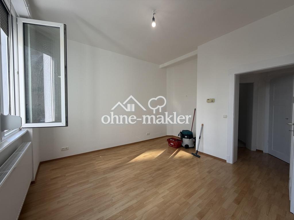 2-Zimmer Altbauwohnung im Nordend mit neuer EBK und hohen Decken direkt an der FH - Photo 1