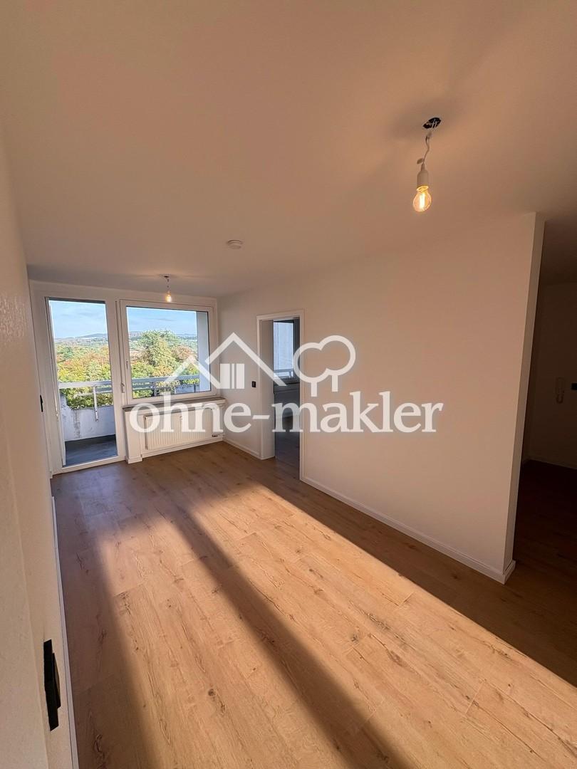 Erstbezug nach Kernsanierung: helle 3,5-Zimmer-Wohnung mit 2 Balkonen, EBK und TG-Garage - Foto 1