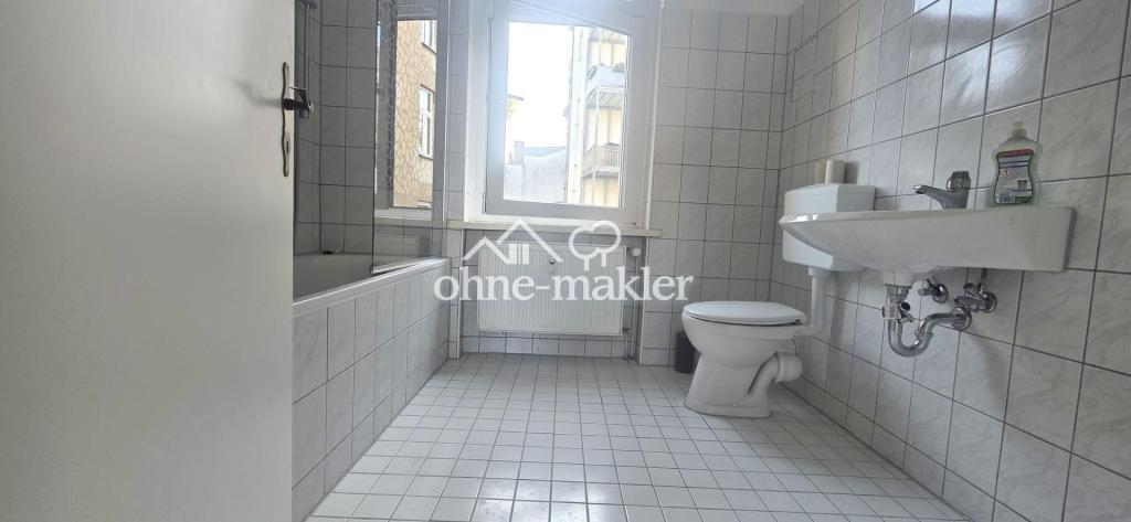 Schöne, frisch sanierte 2- Zimmerwohnung im 1 OG - Photo 2