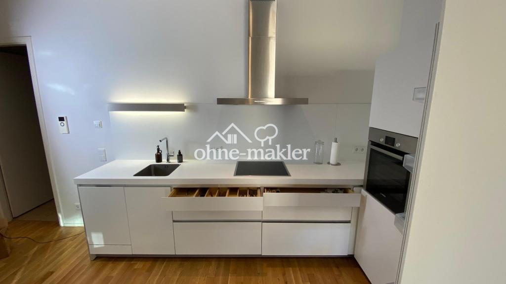 Sonnige, Luxuriöse, Möblierte, Wohnung mit Balkon & Skylineblick - Foto 5