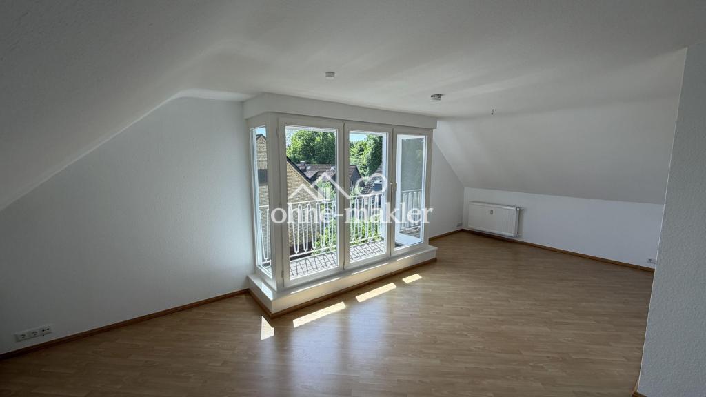 ZWEI ZIMMER DACHGESCHOSS WOHNUNG - LOGGIA, HELL, RUHIG - Foto 1