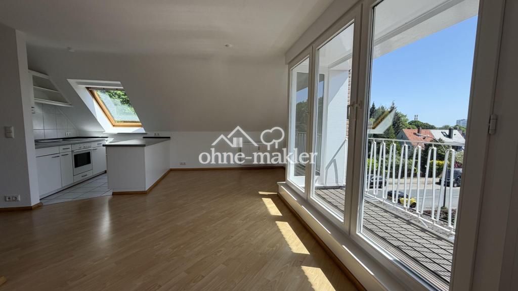 ZWEI ZIMMER DACHGESCHOSS WOHNUNG - LOGGIA, HELL, RUHIG - Foto 2