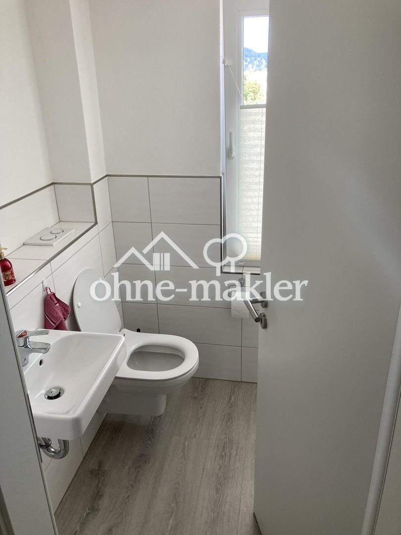 Großzügige 3ZKB Wohnung, WC, Dachboden, ca 90qm mit Schloßblick - Photo 5