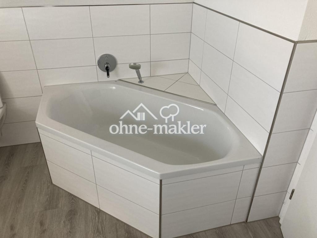 Großzügige 3ZKB Wohnung, WC, Dachboden, ca 90qm mit Schloßblick - Photo 4