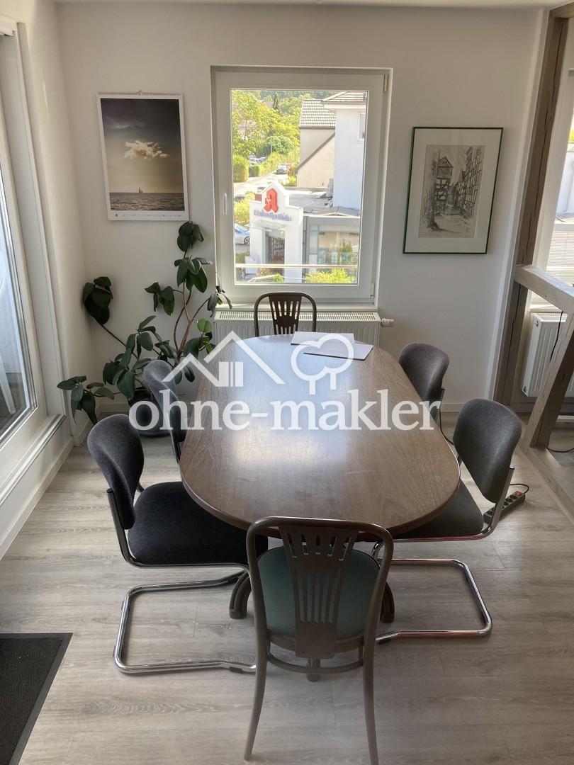 Großzügige 3ZKB Wohnung, WC, Dachboden, ca 90qm mit Schloßblick - Photo 1