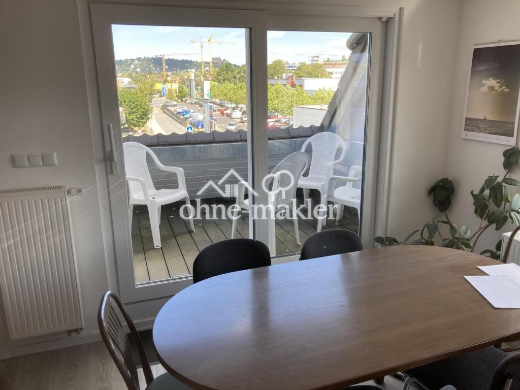 Großzügige 3ZKB Wohnung, WC, Dachboden, ca 90qm mit Schloßblick - Photo 2