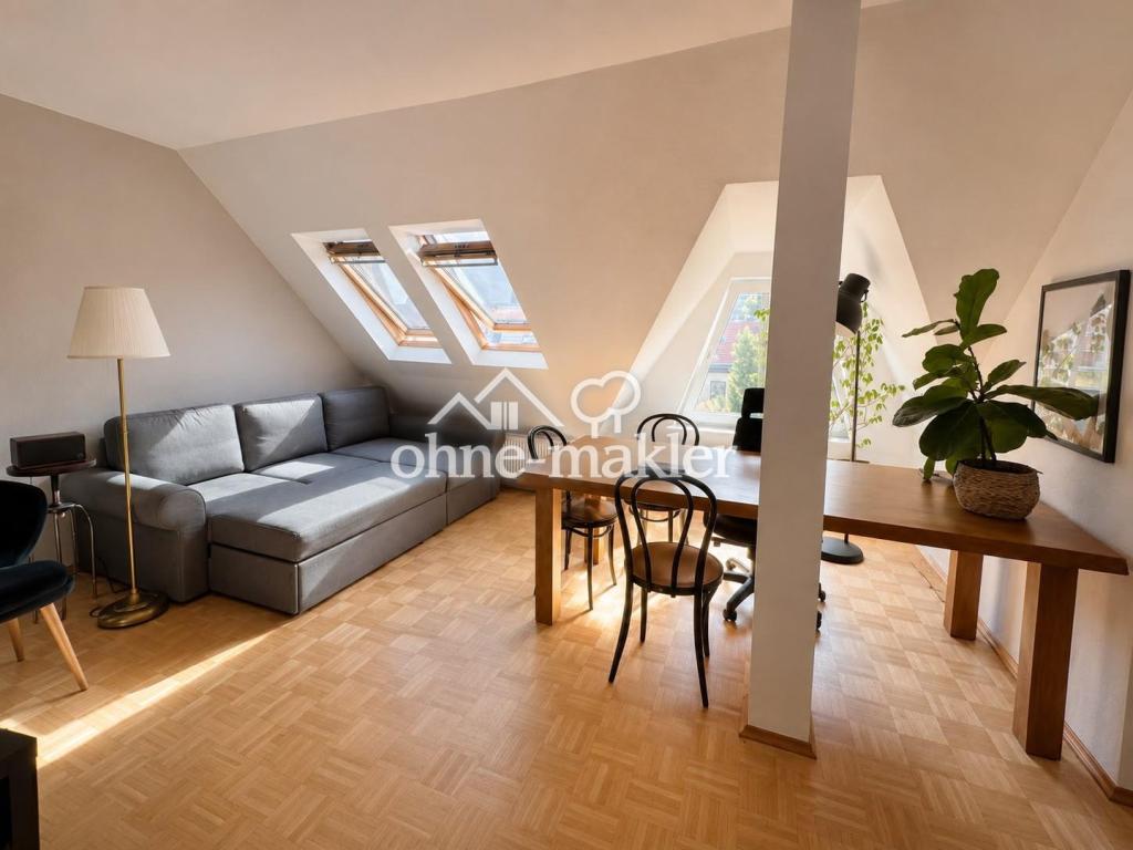 Möblierte 2-Zimmer-Dachgeschosswohnung mit Balkon in Berlin-Wedding - Foto 1
