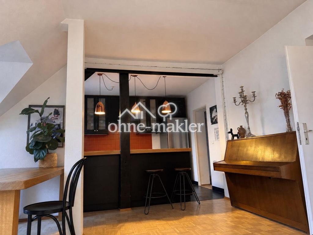 Möblierte 2-Zimmer-Dachgeschosswohnung mit Balkon in Berlin-Wedding - Foto 2