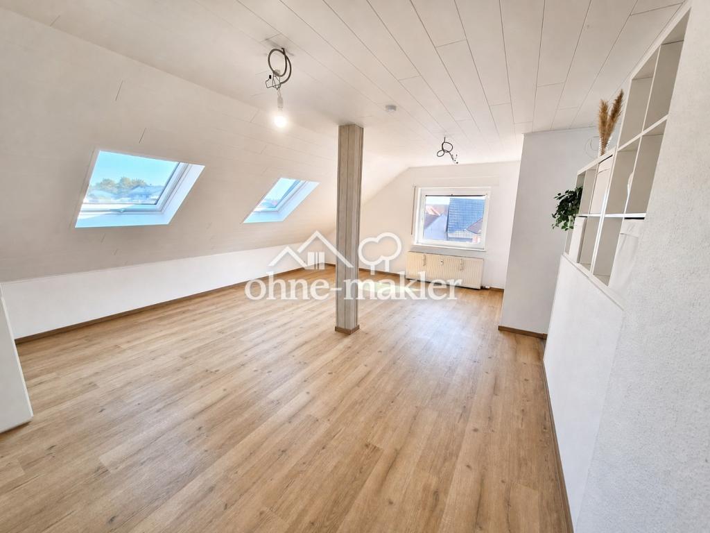 Helle 3-Zimmer-Dachgeschosswohnung mit neuer Einbauküche, Vollbad und Gäste-WC in Neuberg - Foto 5