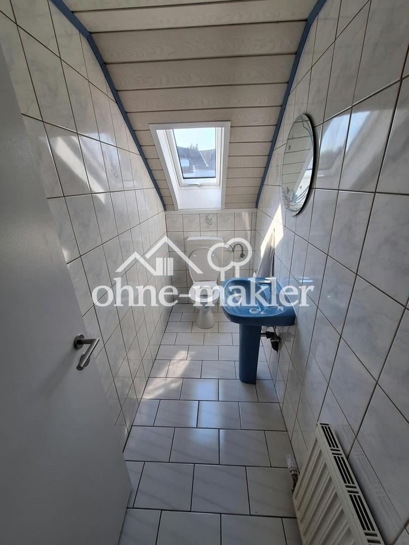 Helle 3-Zimmer-Dachgeschosswohnung mit neuer Einbauküche, Vollbad und Gäste-WC in Neuberg - Foto 3