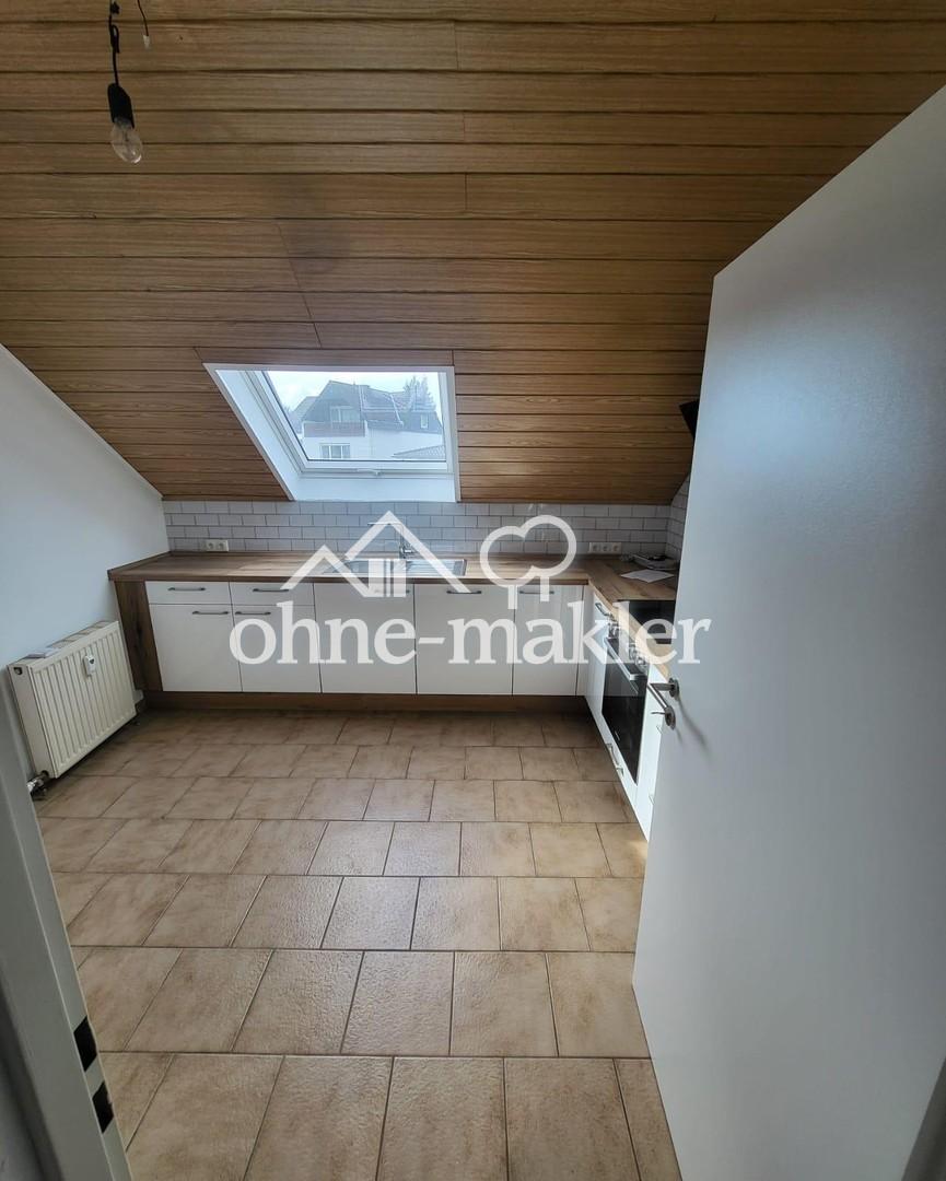 Helle 3-Zimmer-Dachgeschosswohnung mit neuer Einbauküche, Vollbad und Gäste-WC in Neuberg - Foto 1