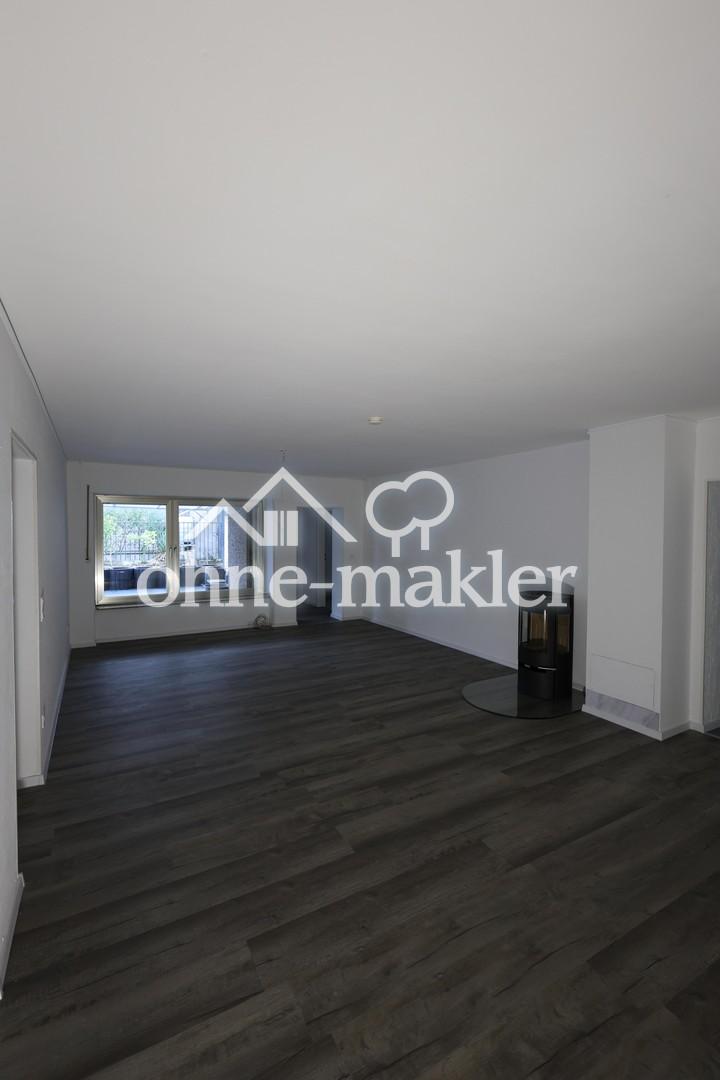 Kernsanierte 4-Zimmer-Wohnung mit eigenem Eingang, Kaminofen und großer Terrasse - Photo 2