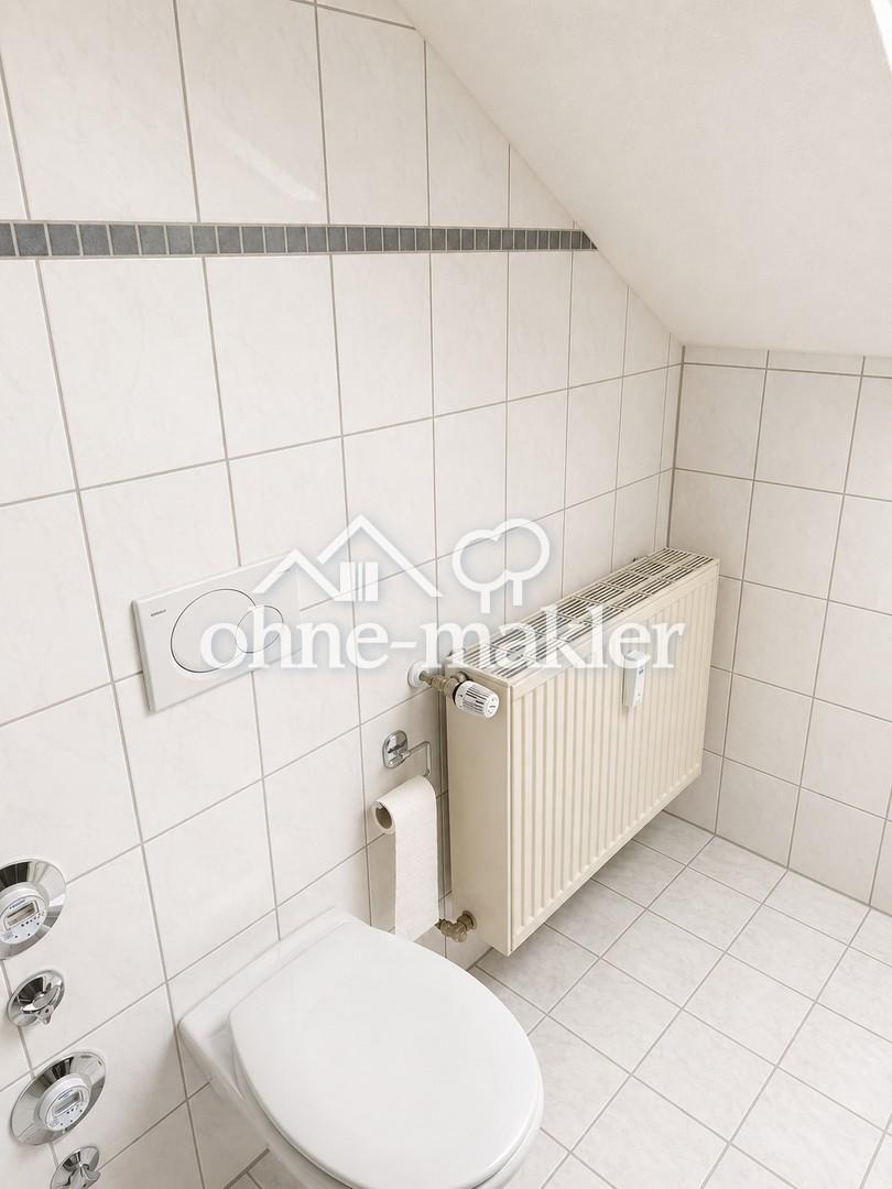 Großzügige 3-Zimmer Dachgeschoss Wohnung mit eigenem Gartenanteil in traumhafter Waldrandlage - Photo 3