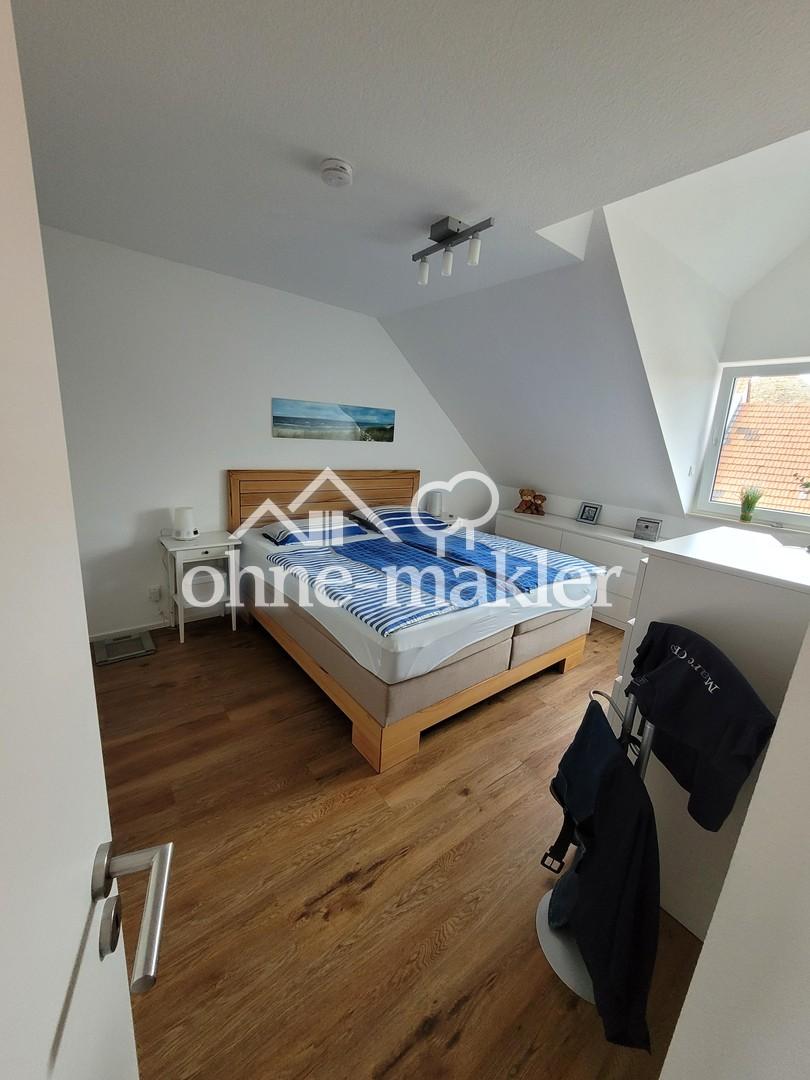 Attraktive 3-Zimmer-DG-Wohnung mit EBK und Balkon - Photo 4