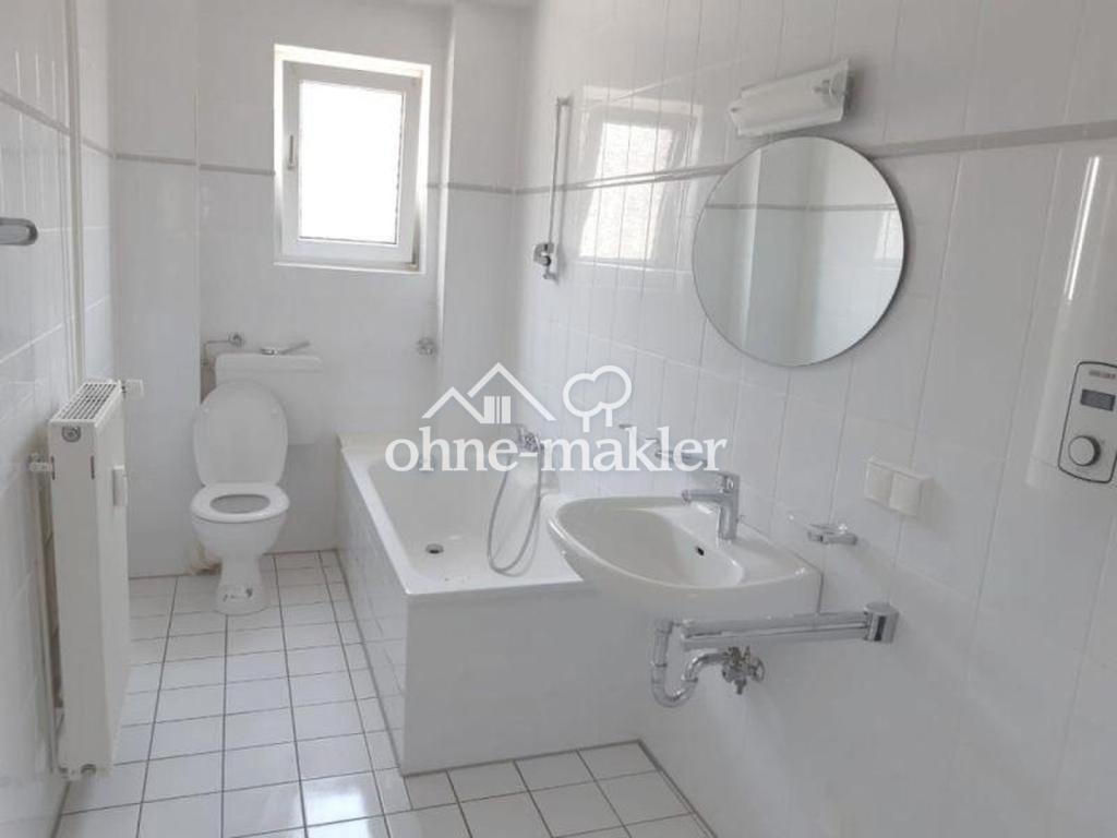 Sehr schöne, helle 2 Zi - mit EBK, Balkon und Autostellplatz in Konstanz - Photo 3