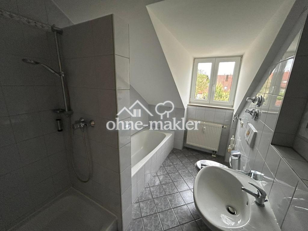 MODERNE 2-ZIMMER WOHNUNG inkl. Küche, Stellplatz und Dachgeschoss - Foto 1
