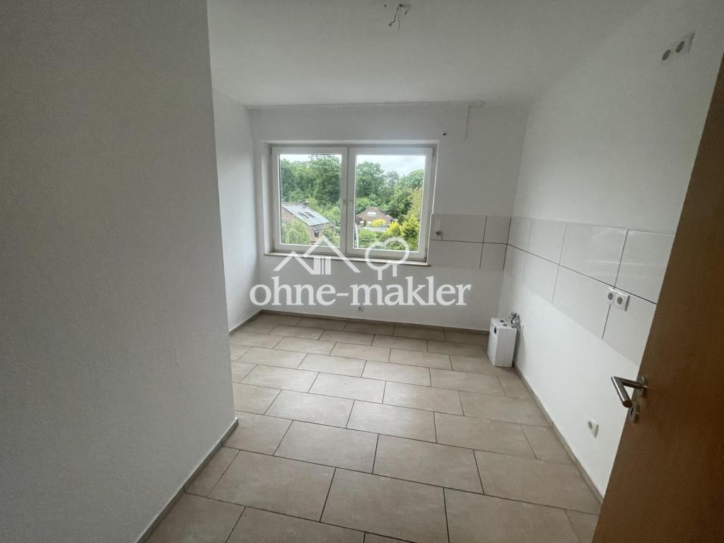 Geräumige 5- Zimmer Wohnung mit Balkon im 2. OG - Photo 1