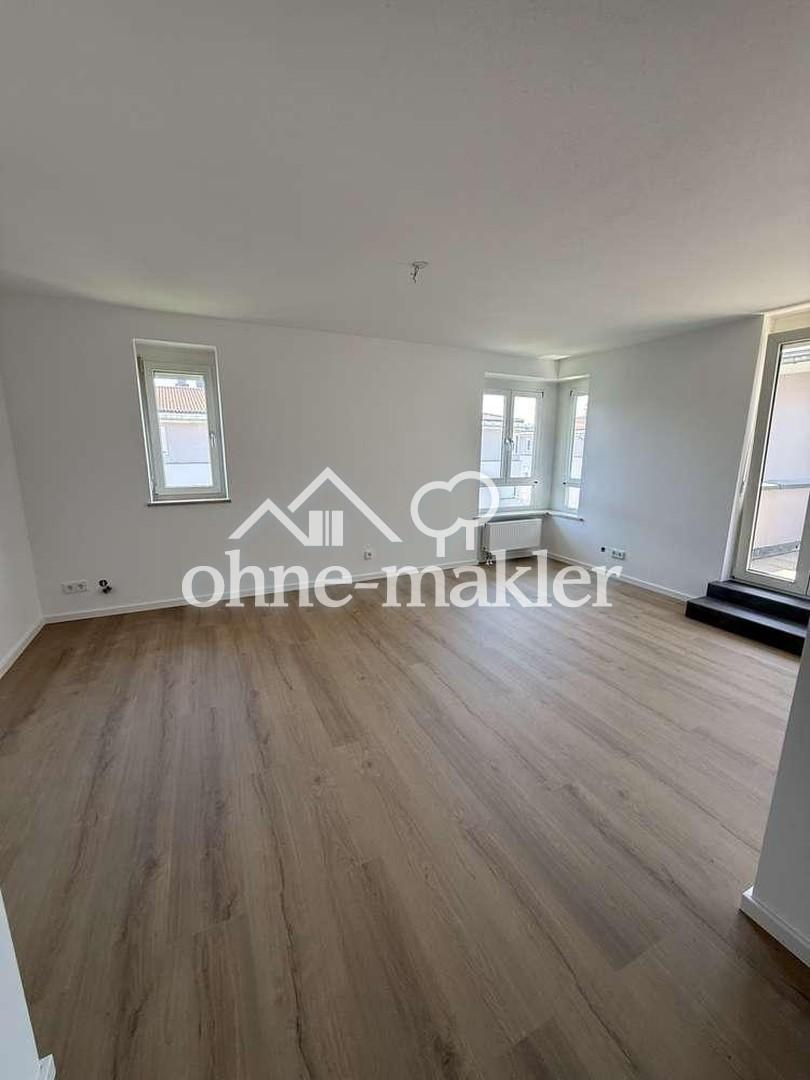Modern sanierte 3 Zimmer Dachterrassenwohnung in zentraler Lage von Buchloe - Photo 2