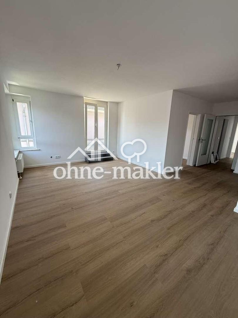 Modern sanierte 3 Zimmer Dachterrassenwohnung in zentraler Lage von Buchloe - Photo 1