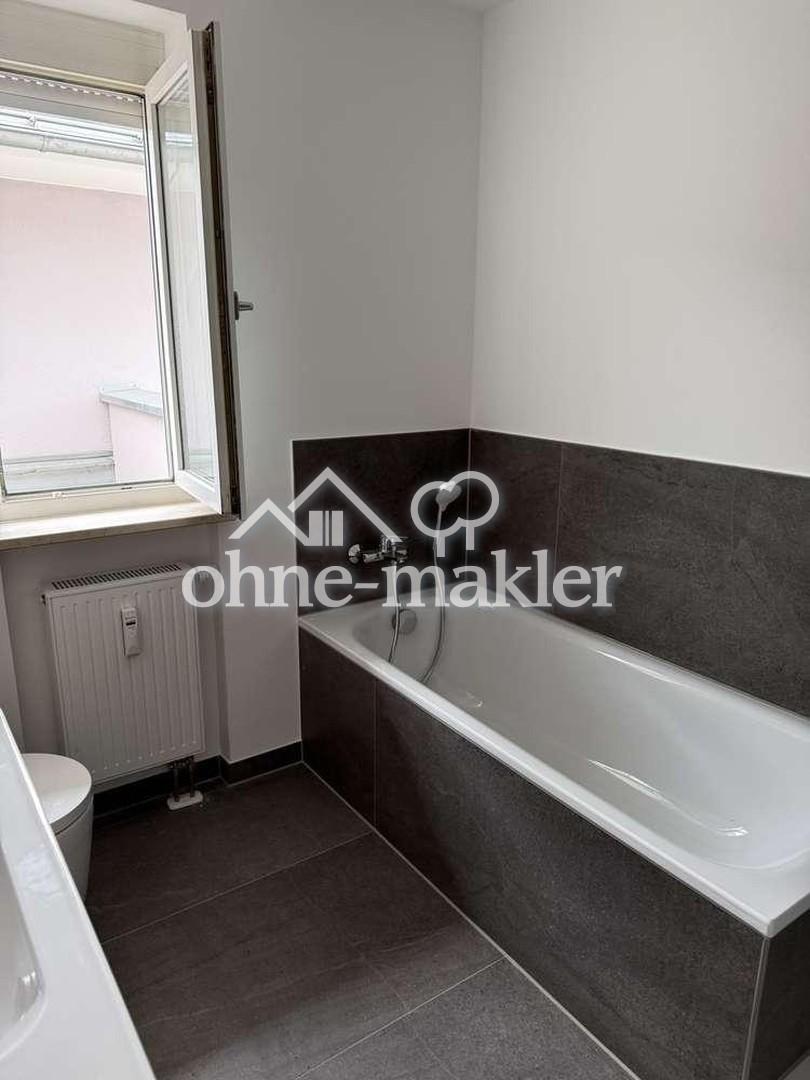 Modern sanierte 3 Zimmer Dachterrassenwohnung in zentraler Lage von Buchloe - Photo 4