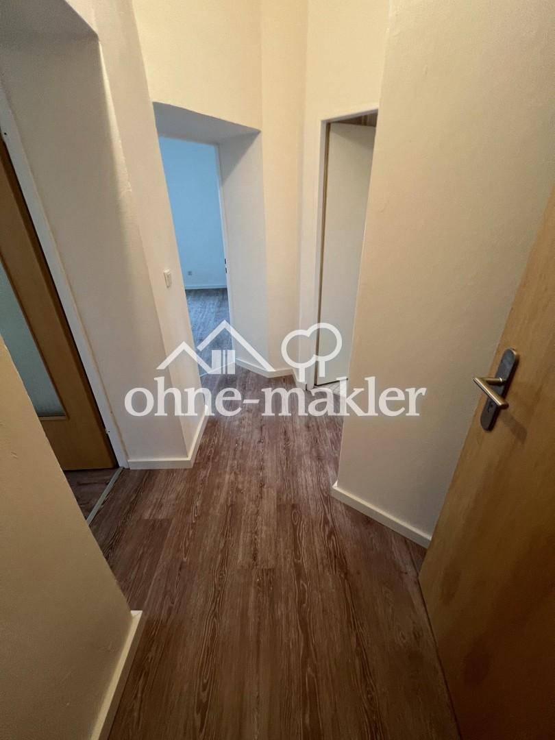 Stadtzentrale,renovierte 2-Zimmer Wohnung, mit neuer Küche, sofort verfügbar - Photo 4