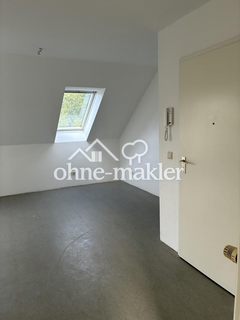 Helle Dachgeschosswohnung in ruhiger Lage - Photo 5