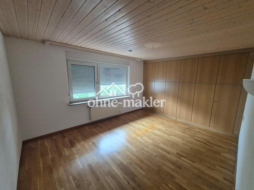 Exklusive 4-Zimmer-Wohnung mit EBK und Stellplatz in Stuttgart - Photo 3
