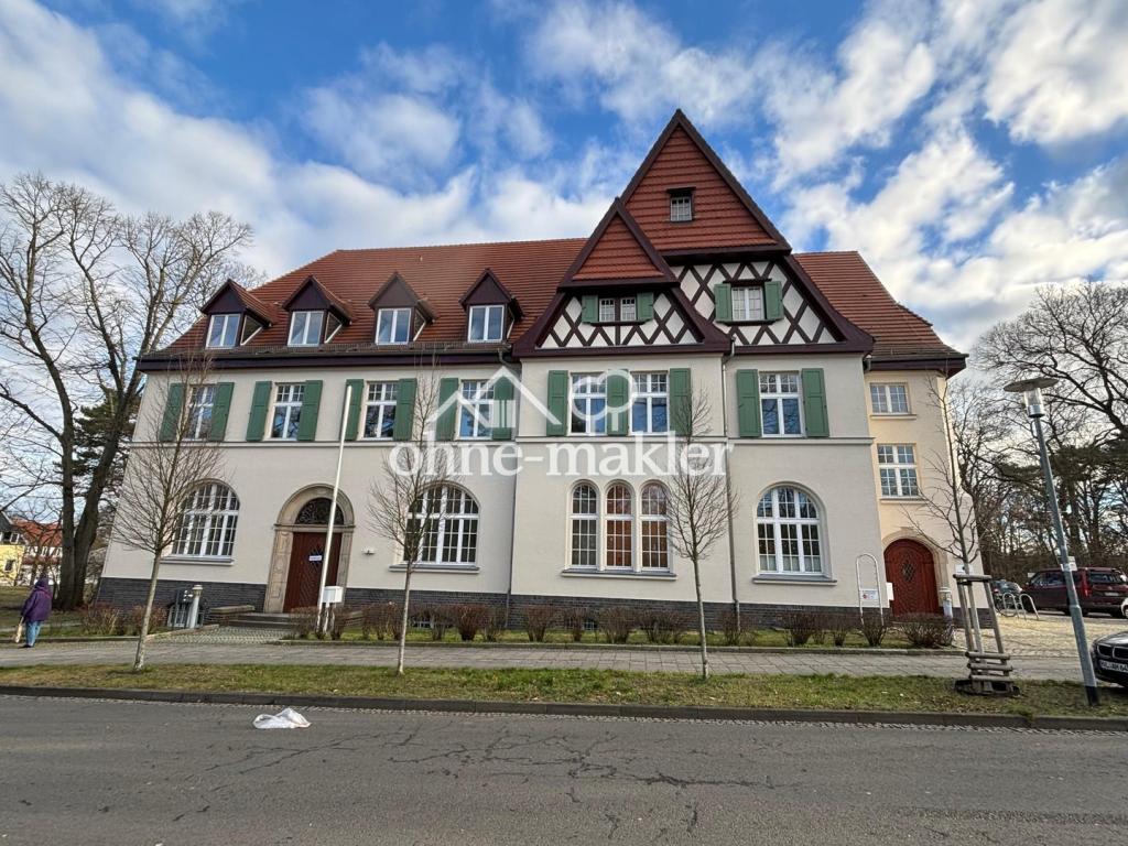 Wohnen im Denkmal – frisch sanierte 115-m²-Dachgeschosswohnung mit großem Wohnbereich - Photo 4