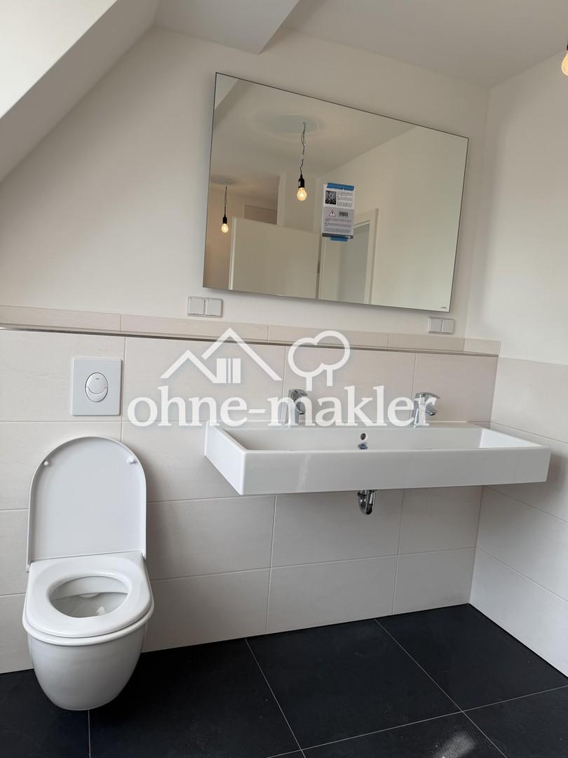 Wohnen im Denkmal – frisch sanierte 115-m²-Dachgeschosswohnung mit großem Wohnbereich - Photo 2