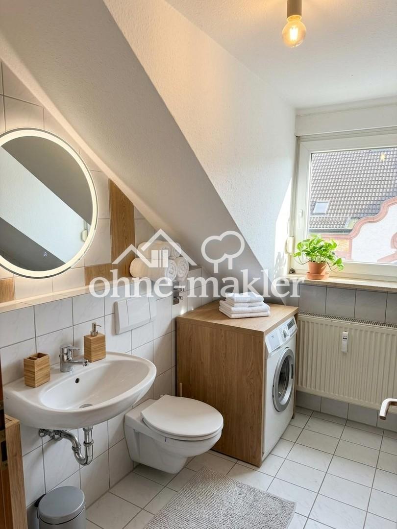Schöne Dachgeschoss 2,5-Zimmer-Wohnung in Fürth, 5 Min vom Hauptbahnhof entfernt - Photo 4
