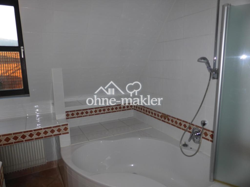 Wohlfühl 5-Zimmer-Dachatelier Wohnung mit Loggia und Einbauküche - Photo 4