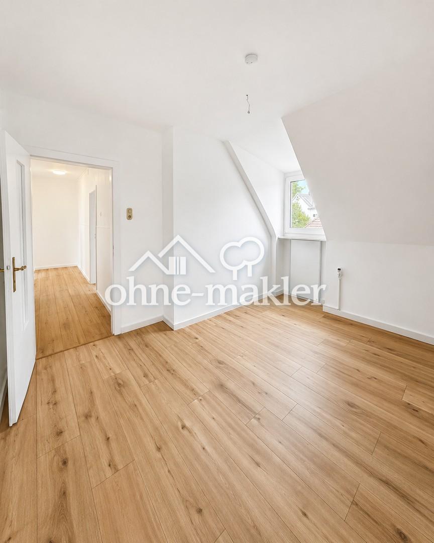 Frisch renovierte 4-Zimmer-Dachgeschosswohnung in zentraler Lage von Remscheid - Foto 4