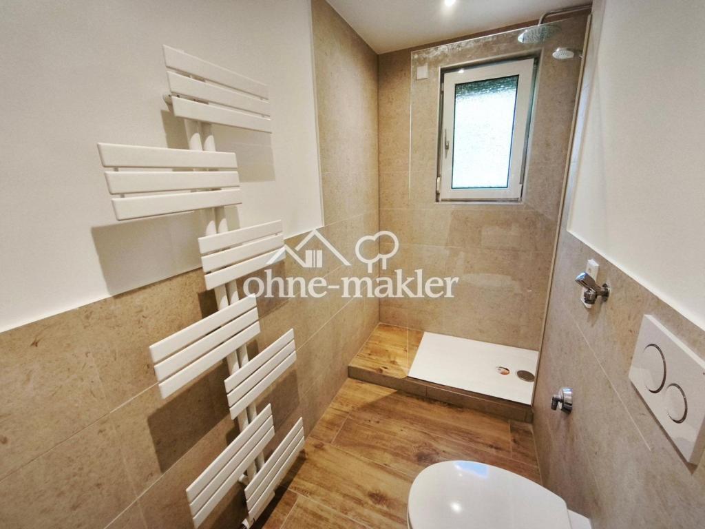 Frisch renovierte 3-Zimmer-Wohnung mit Balkon & Einbauküche - Photo 4