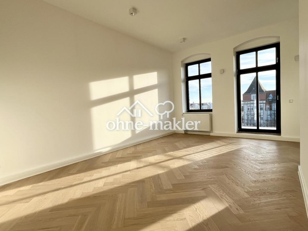 3 Zimmer-Wohnung in stilvollem Altbau | 2 Balkone | Weitblick | EBK | Aufzug | Keller | kernsaniert - Photo 1