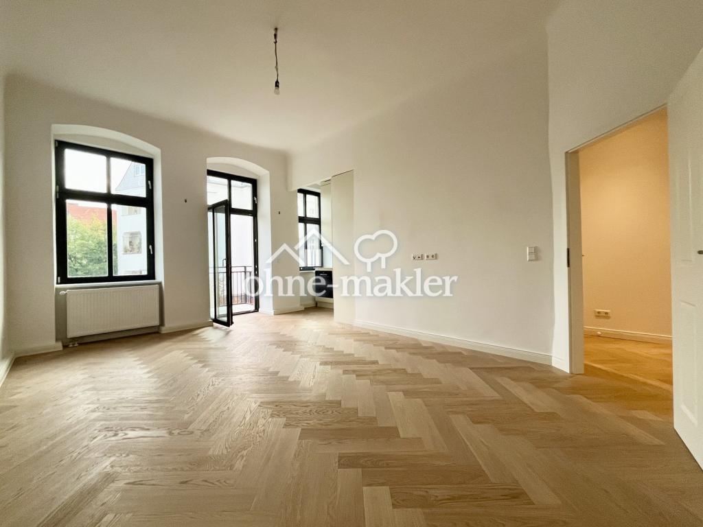 3-Zimmer-Wohnung in traumhaftem Altbau | 2 Balkone | Weitblick | EBK | Aufzug | Keller | kernsaniert - Photo 1
