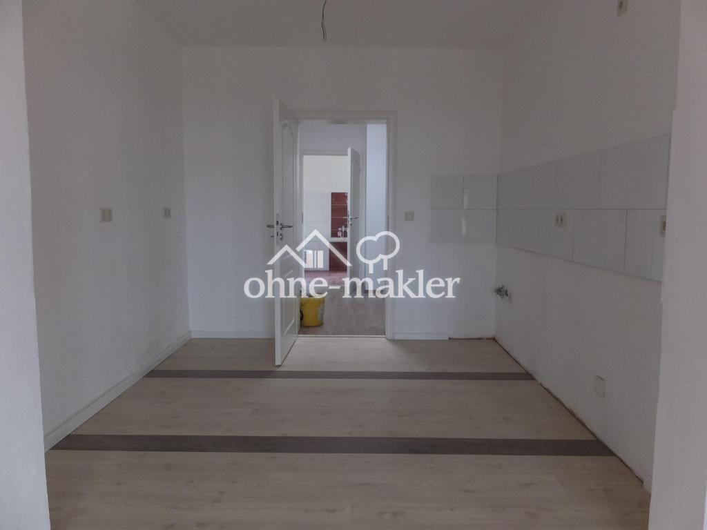 Großzügiger Altbaucharme in zentraler Lage – 4‑Raum‑Wohnung mit besonderem Grundriss - Photo 3