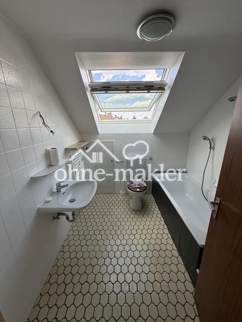 Dachgeschosswohnung in ruhiger Lage - Foto 2
