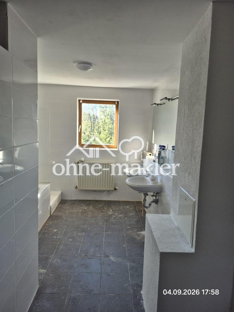 Renovierte 3-Zimmer-Wohnung mit Einbauküche in Altensteig - Photo 2