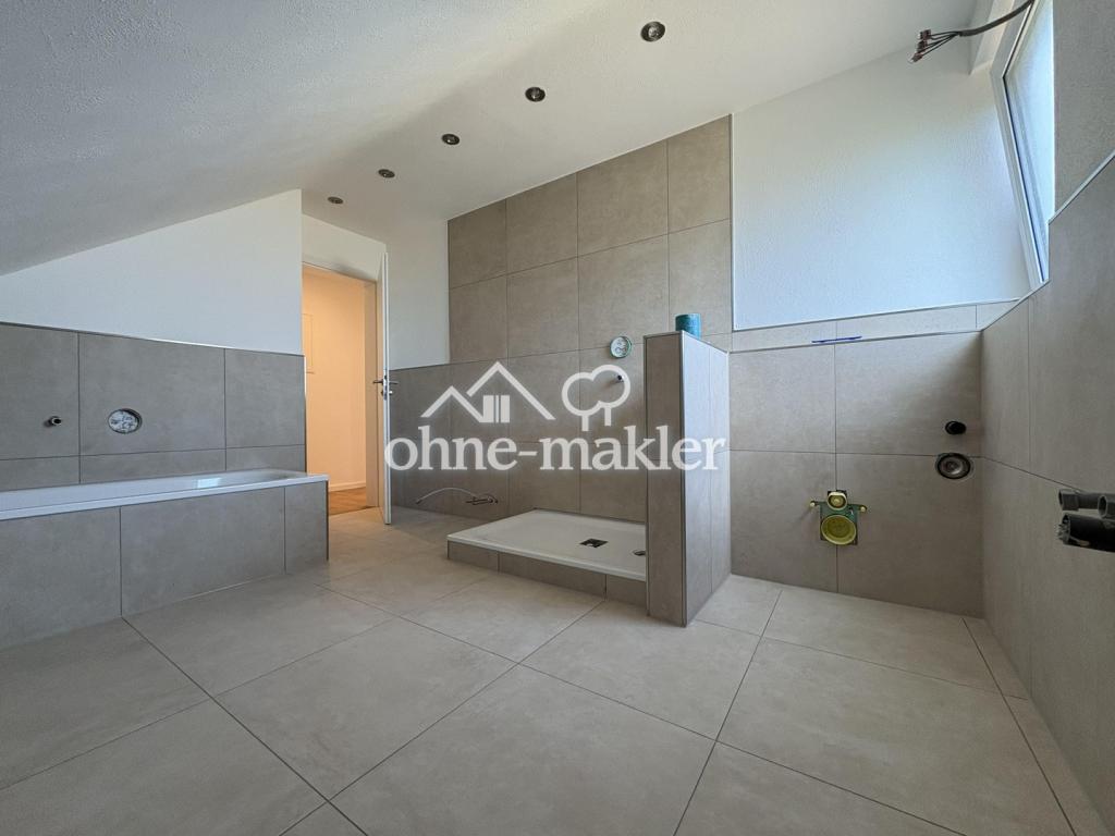 Kernsanierte Dachgeschosswohnung in ruhiger Lage - Photo 3
